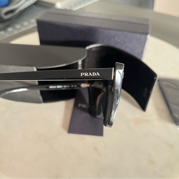 PRADA sunglasses 😎 - Picture 8 of 11